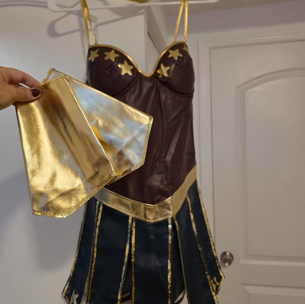Wonder Woman Adult Costume SMALL